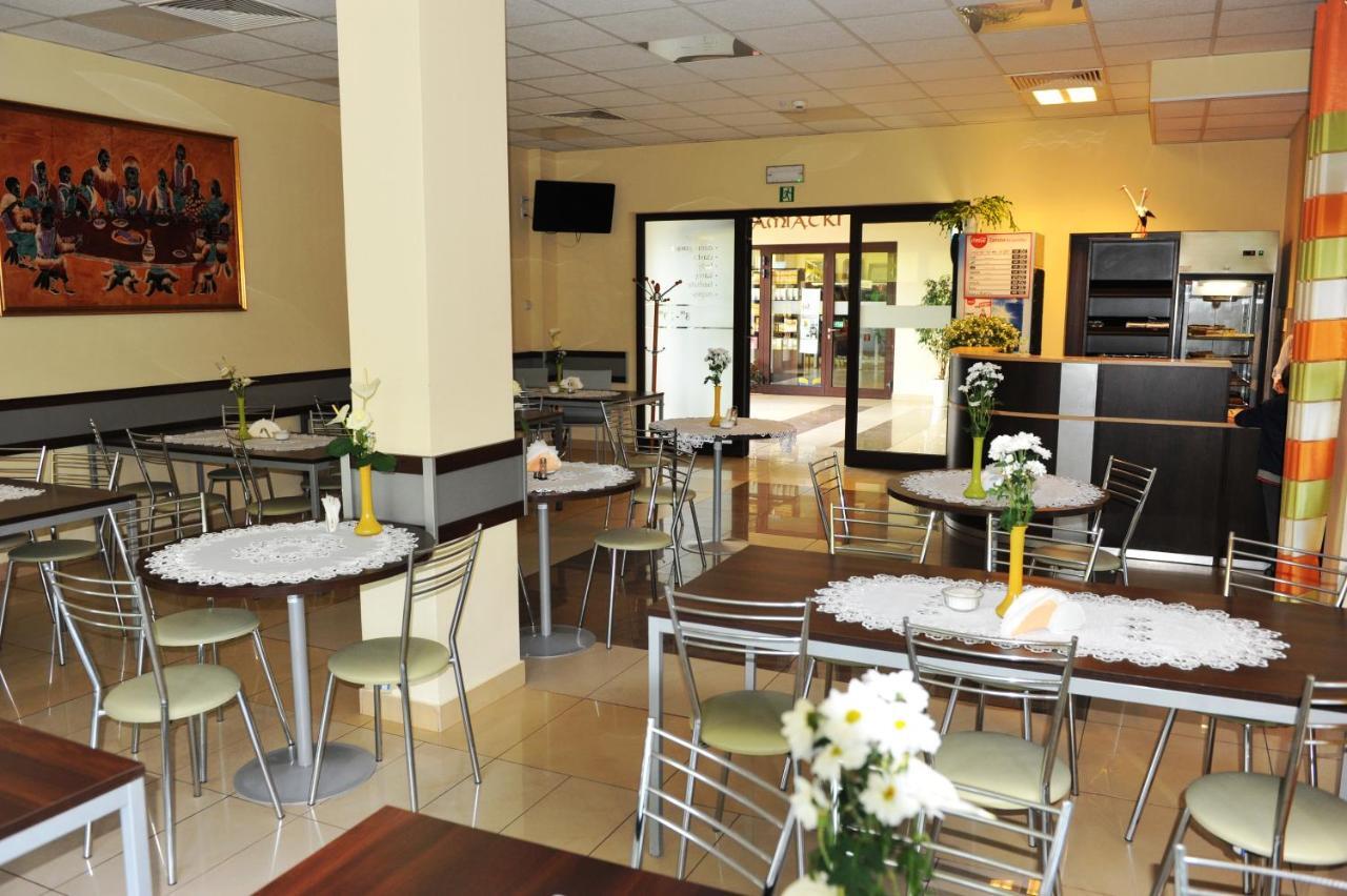 Centrum Ostra Brama Im. Jana Pawla II Skarżysko-Kamienna Εξωτερικό φωτογραφία